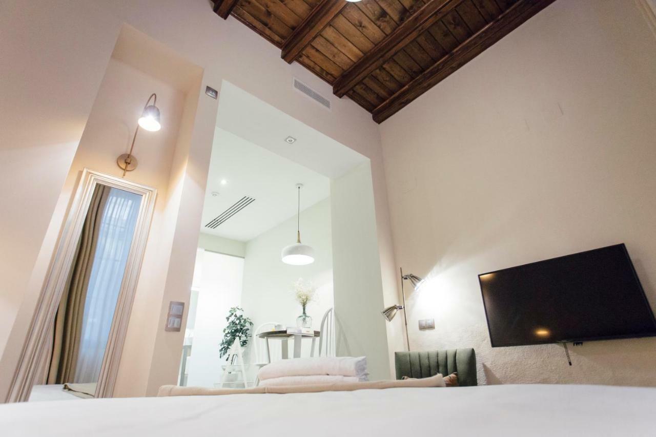 One&Lux Byron Suites Seville Exterior photo
